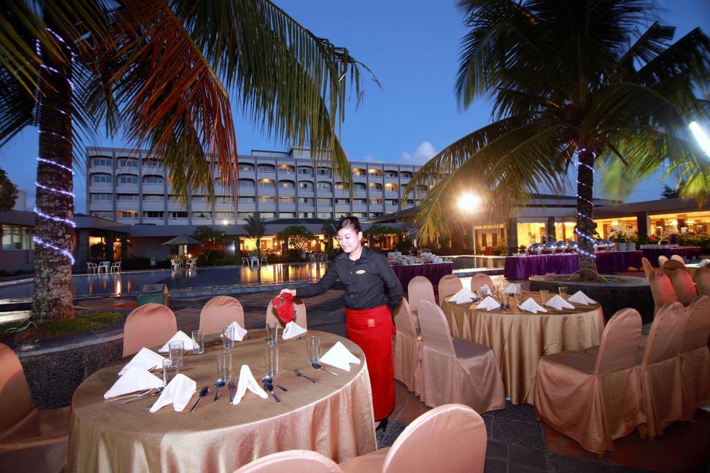 Pangeran Beach Hotel Padang  Eksteriør billede